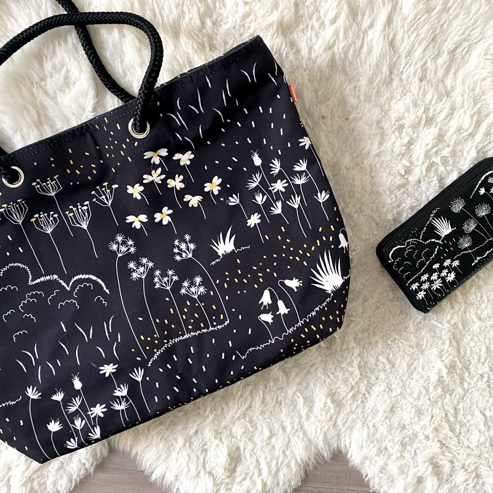 Spring Canvas Tote With Matching Wallet - image 1